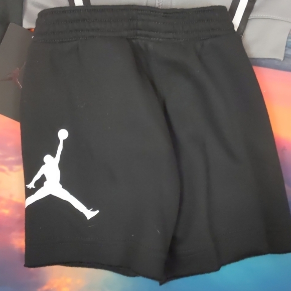 Jordan zipped track jacket and shorts size 2t - Picture 3 of 6